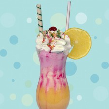 Beijo Frio - TROPICAL Beijo Frio - TROPICAL <br/> 2 bolas de sorvete com suco de laranja, chantily, calda de morango, biscoito, cereja e castanha.