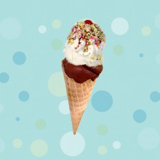 Beijo Frio - CASCÃO Beijo Frio - CASCÃO <br/> 2 Bolas de sorvete com caldas de chocolate, morango e caramelo, chantilly, castanha e cereja.