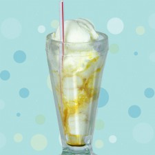 Beijo Frio - CHUVISCO <br/> 2 bolas de sorvete de côco com guaraná lata.